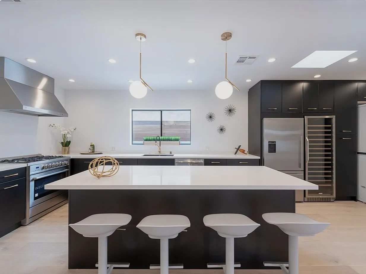 Cartwright Ave, Studio City — Photo 1