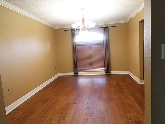 2nd image of 8274 Telford Ct