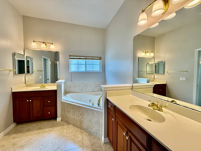 7384 SW 35th Ln — Photo 17