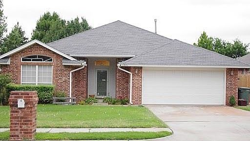 Beautiful home in Chisholm Lake