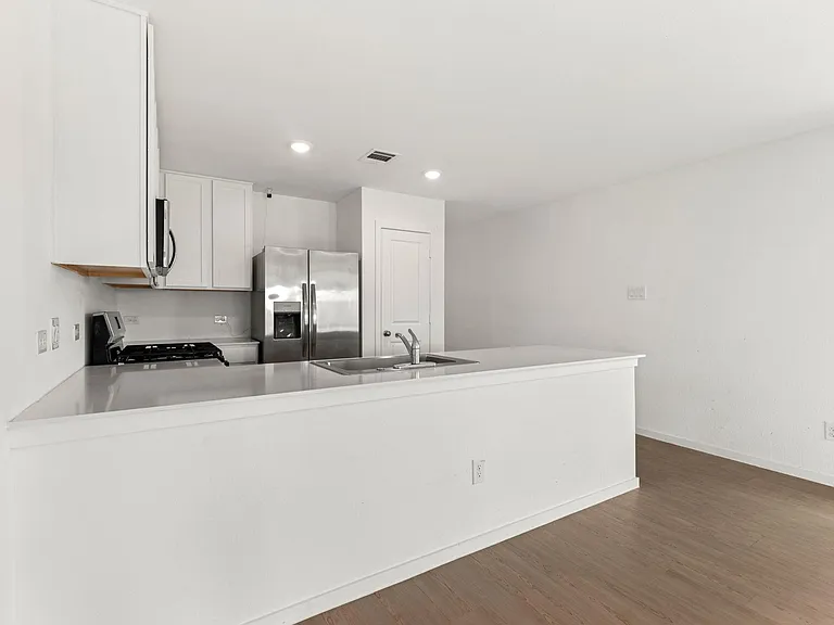 3005 Majestic Sunrise Dr — Photo 8