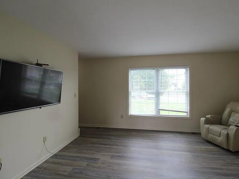 1311 Stonechris Dr — Photo 6