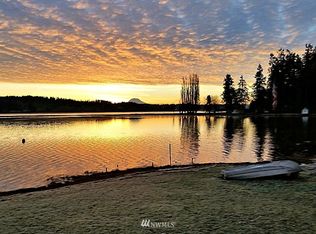 7480 E Grapeview Loop Rd, Allyn, WA 98524