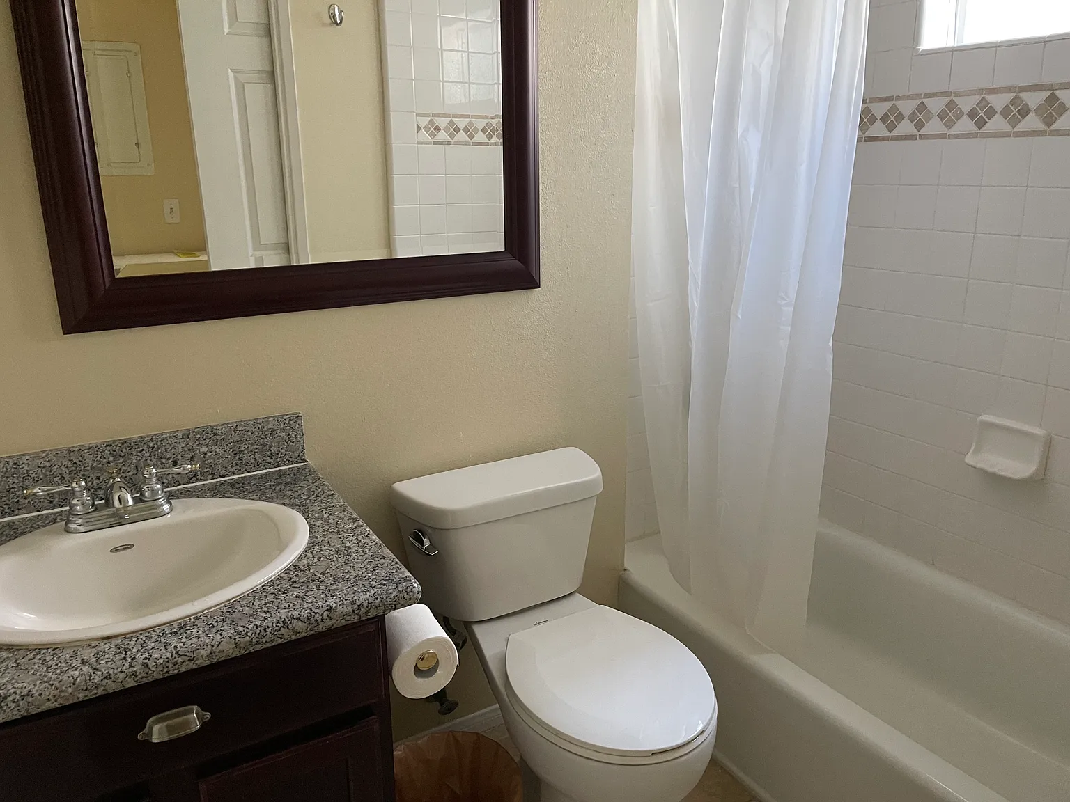 2 bed, 1040 sqft, $1,500 — Photo 3