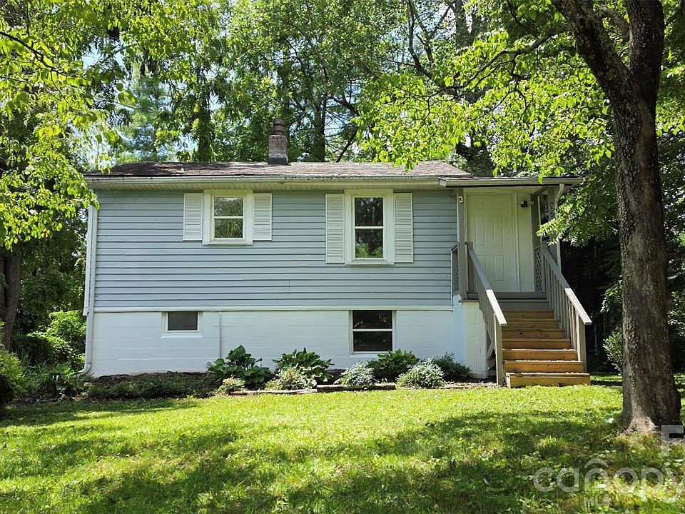1st image of 827 Forest St