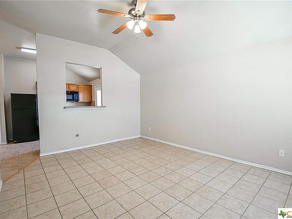 5th image of 1102 Leah Dr