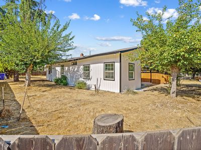 1321 E Olive Way, Dinuba, CA, 93618