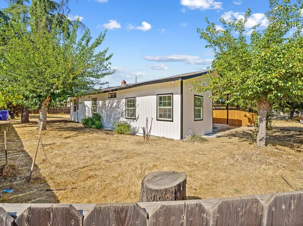 1321 E Olive Way, Dinuba, CA 93618