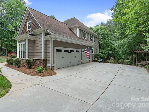4th image of 4877 River Hills Dr