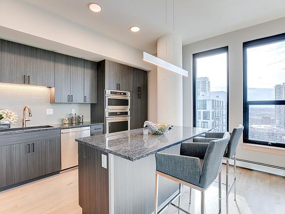 4th image of 740 Portland Ave #1616