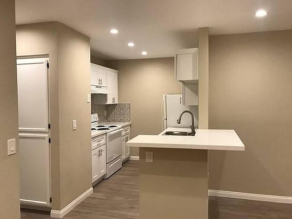 5th image of 3633 Marlborough Ave APT G