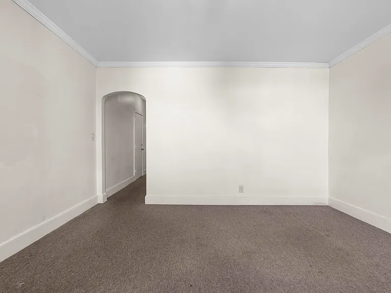 113 E Main St #4 — Photo 8