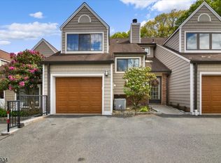 403 Betty Ln, Mine Hill, NJ 07803