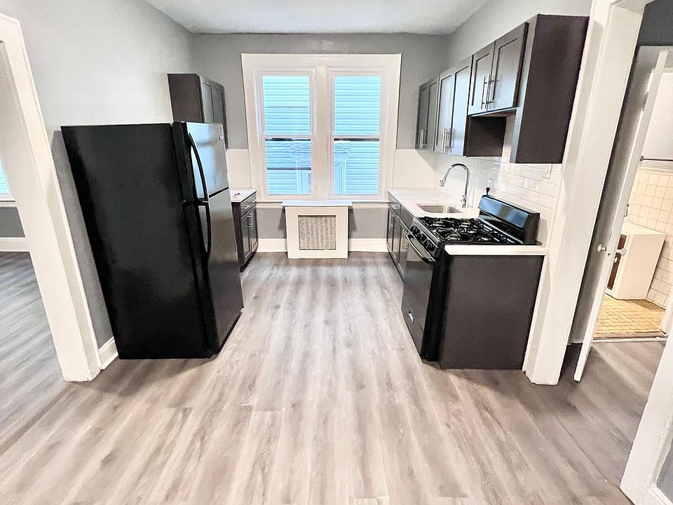 1st image of 55 Melville Pl #1L