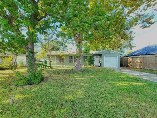 252 Muriel St, La Marque, TX 77568