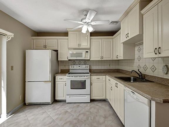 2nd image of 15792 Philodendron Cir