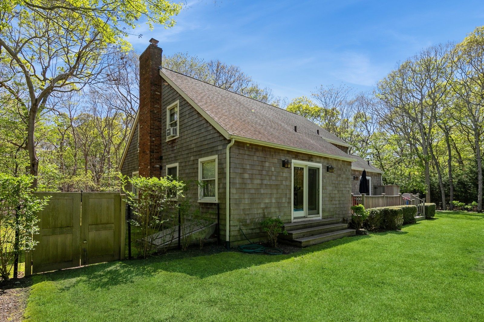  Rear of home