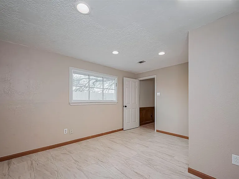4015 Black Locust Dr — Photo 26