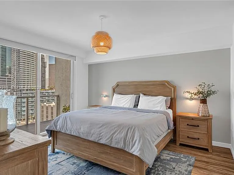 55 SE 6th St #1803 — Photo 19