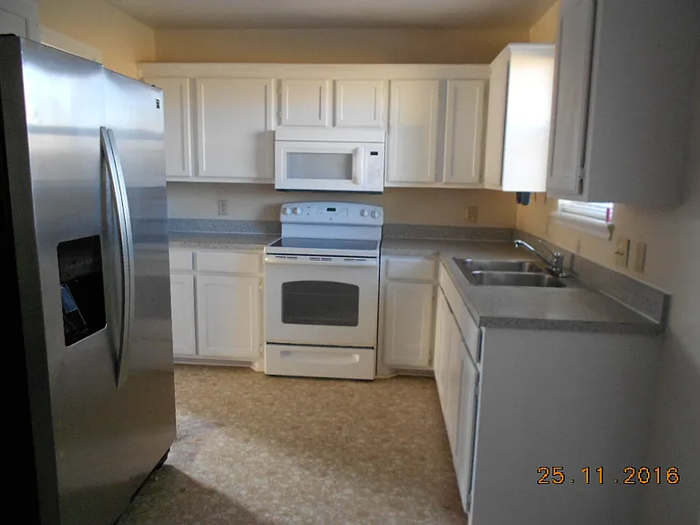 1207 SW Tennessee Ave — Photo 4