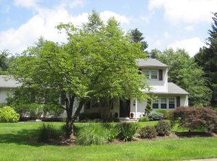 57 Chicasaw Dr, Oakland, NJ 07436