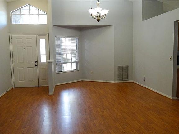4th image of 1530 Spinningwheel Dr