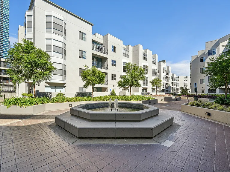 Bayside Village — Photo 38