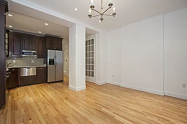 Rented by Barkoff Residential 