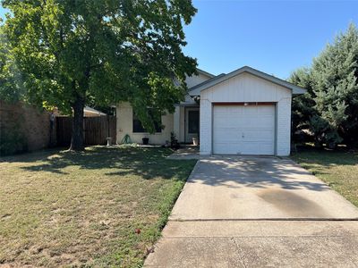 9112 Coral Ln, Fort Worth, TX, 76140