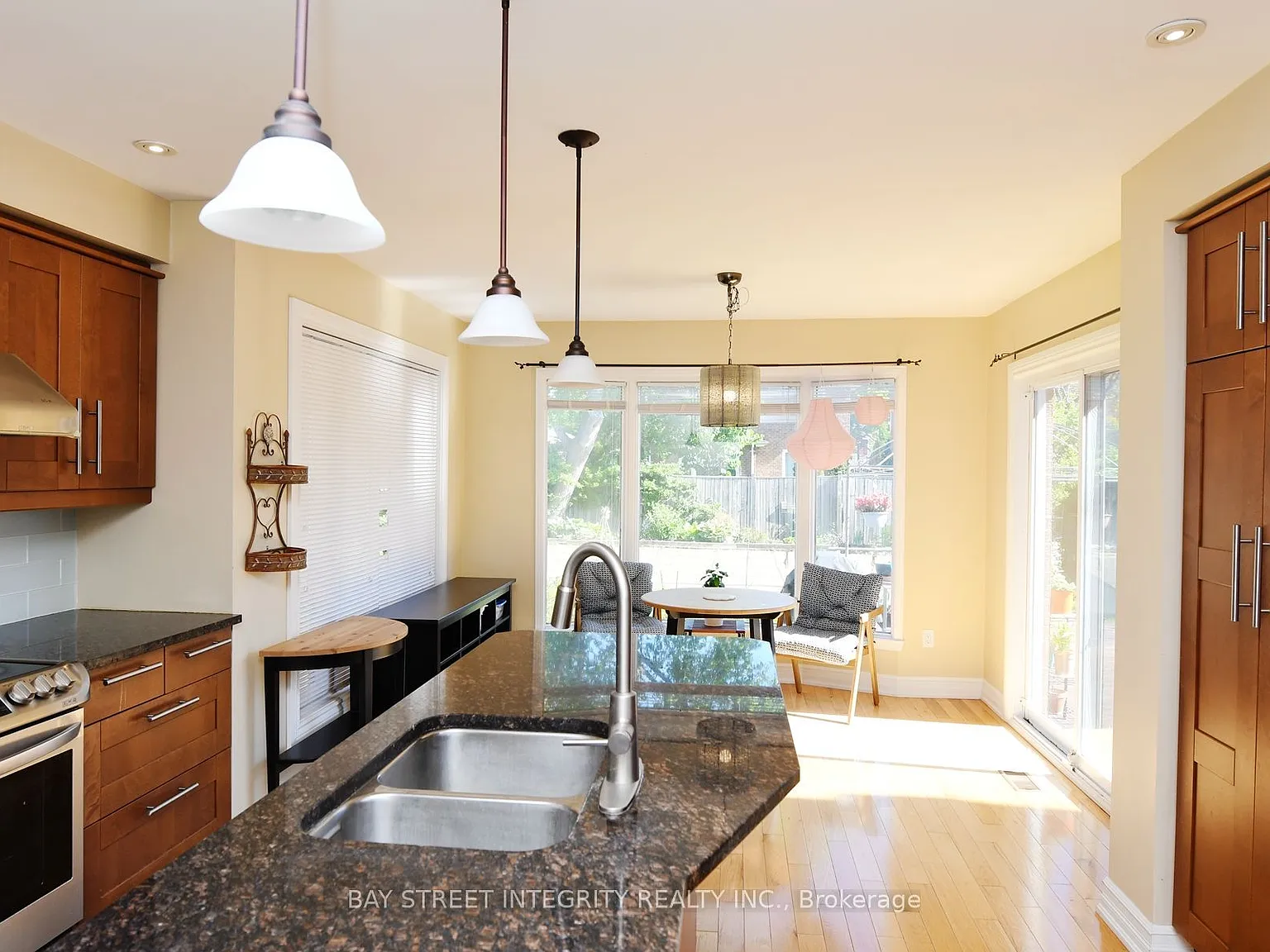 6 bed, $5,200 — Photo 4