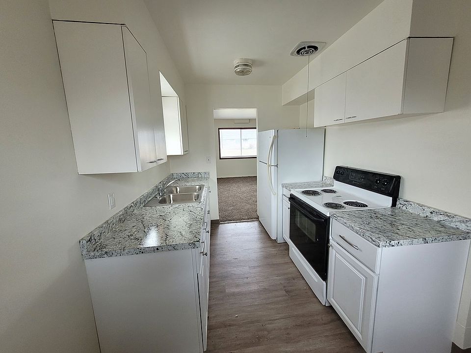 1st image of 1021-1023 Lowry St