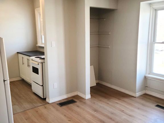 3rd image of 26 Stanley St #2