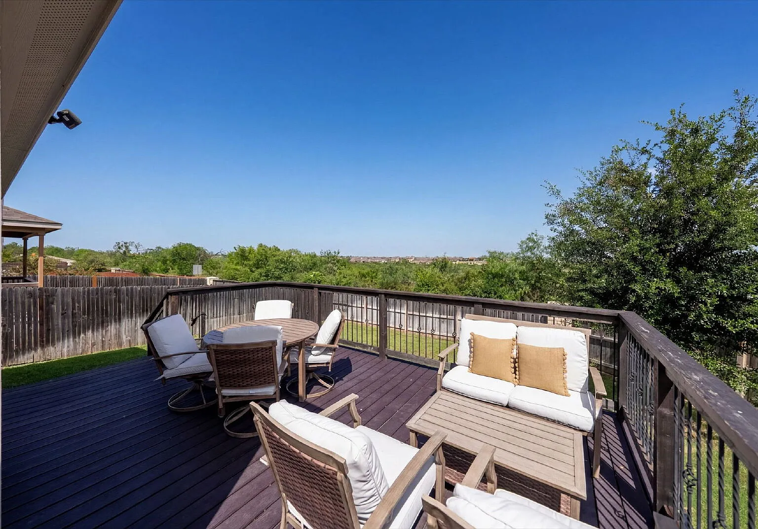 3 bed, 2.0 bath, $1,850 — Photo 3