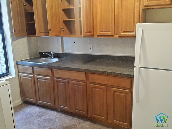 5th image of 3291 Hull Ave APT 24