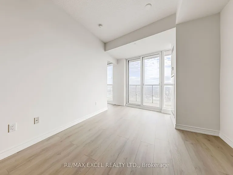 386 Yonge St #4904 — Photo 32