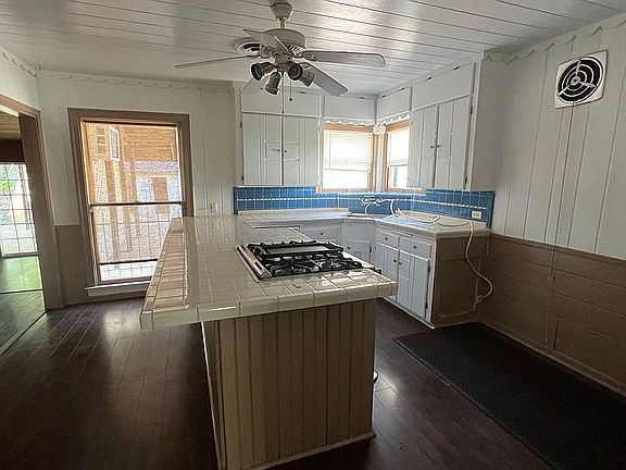 5th image of 330 Shadwell Dr