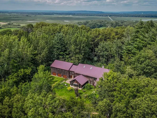 51181 Green Island Rd, Miles, IA 52064