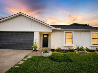 7806 Creek View Dr, Rowlett, TX 75089