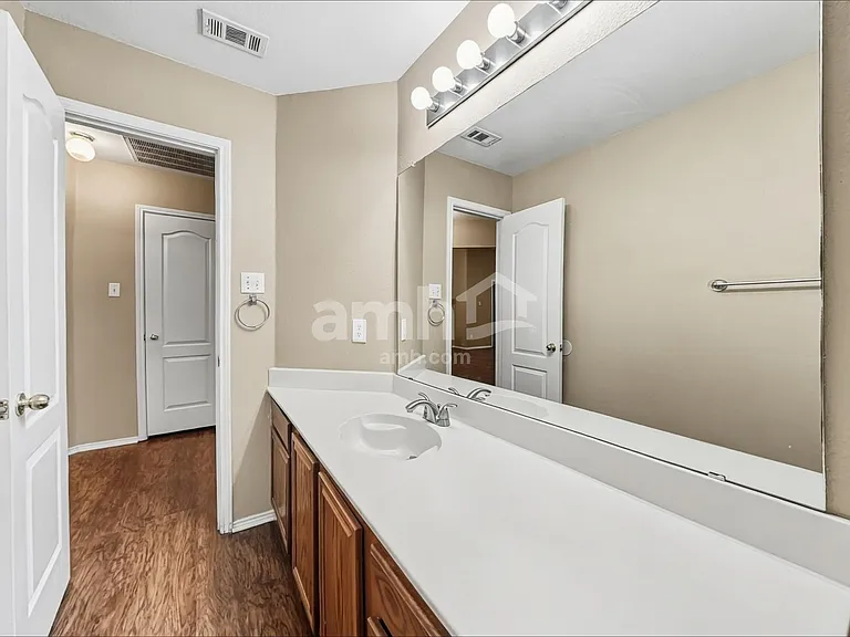 1120 Rio Bravo Dr — Photo 13