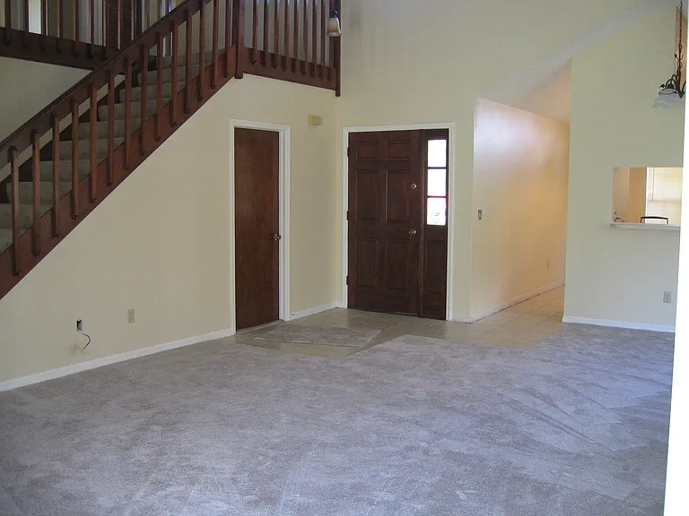 1042 Manigan Ave — Photo 13