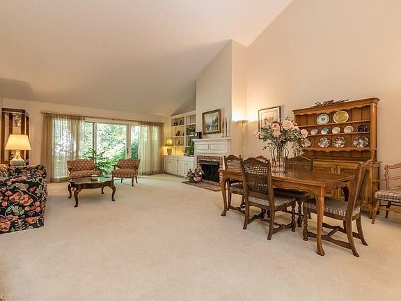 4th image of 3861 Beechnut Ct #L4