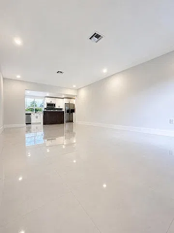4 bed, 1420 sqft, $4,250 — Photo 3