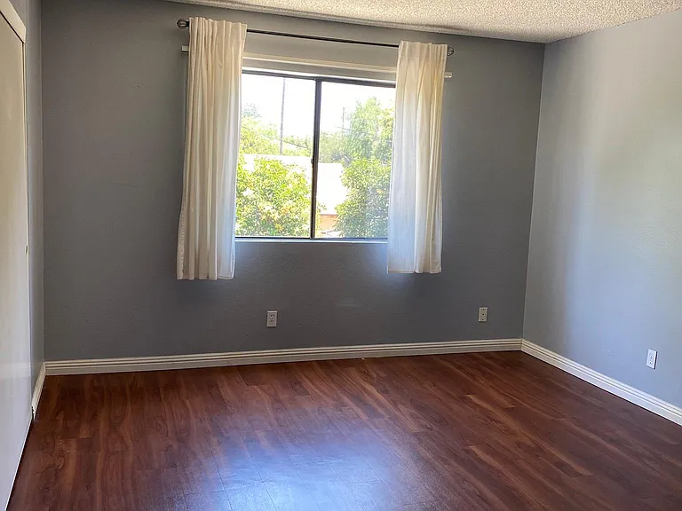 6591 Hazeltine Ave #305 — Photo 15