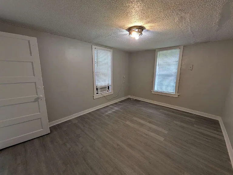 1760 Audubon St — Photo 11