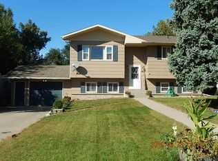 403 E North St, Chamberlain, SD 57325