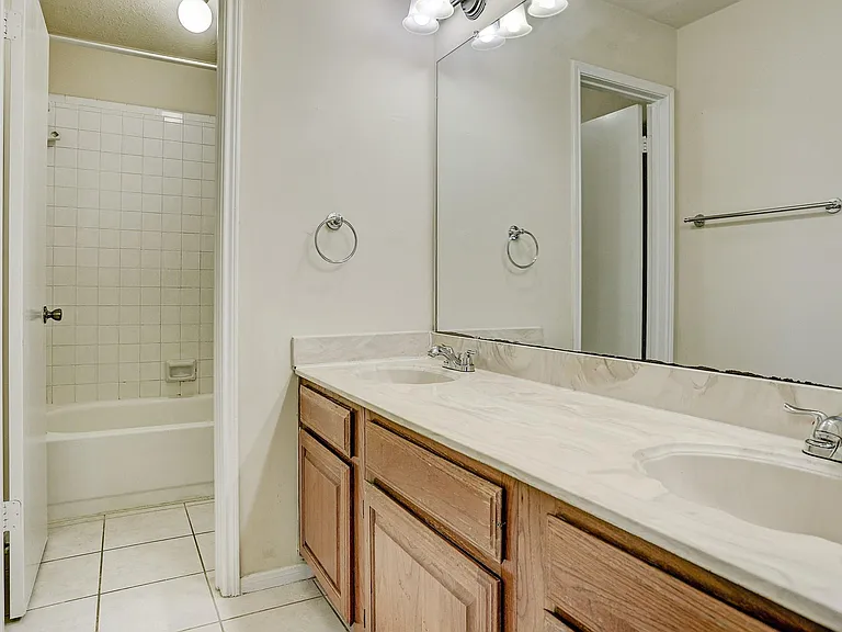 1538 Ainsdale Dr — Photo 19