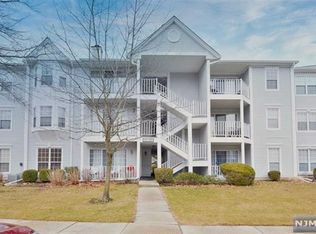 478 Quince Ct, Mahwah, NJ 07430
