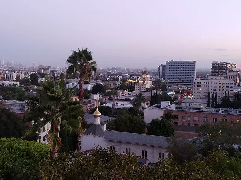 Five Star Suites — Photo 176