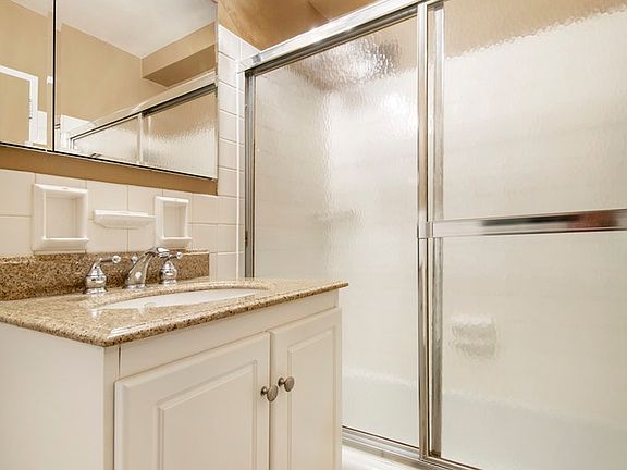 5th image of 301 E 69th St APT 10N