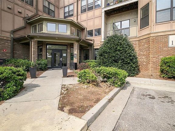 2nd image of 898 Oak St SW Unit 1211